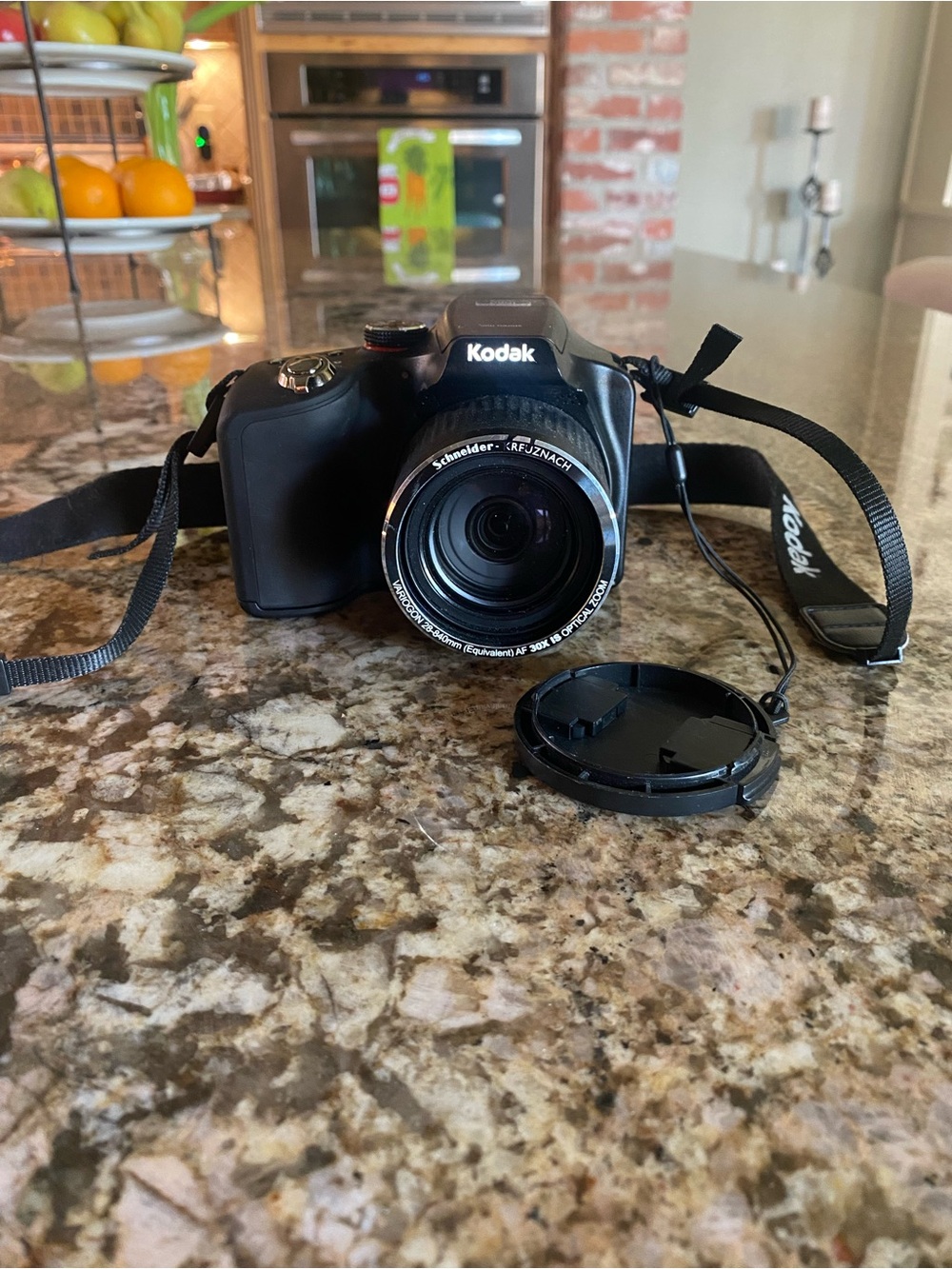 Kodak Easyshare Max Compact Digital Camera with Schneider Lens